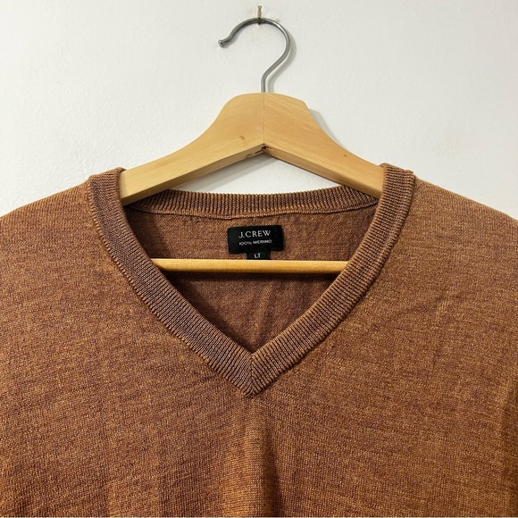 J. Crew Sweater Men's Large Tall Camel Brown 100% Merino Wool Preppy Old Money - Picture 2 of 9